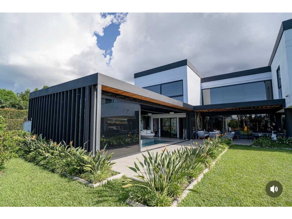Casa de lujo con piscina cubierta en Llanogrande unida cerrada — foto 2