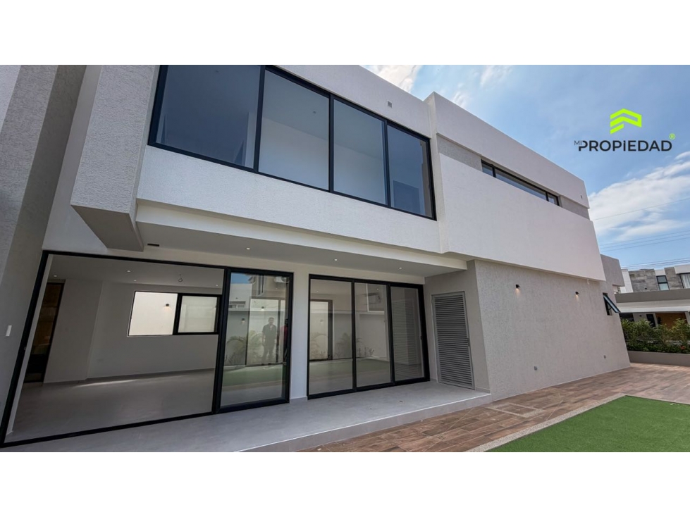 Casa de Lujo en Manta Beach | 4 Hab + Piscina | Ahorro Energético — foto 2