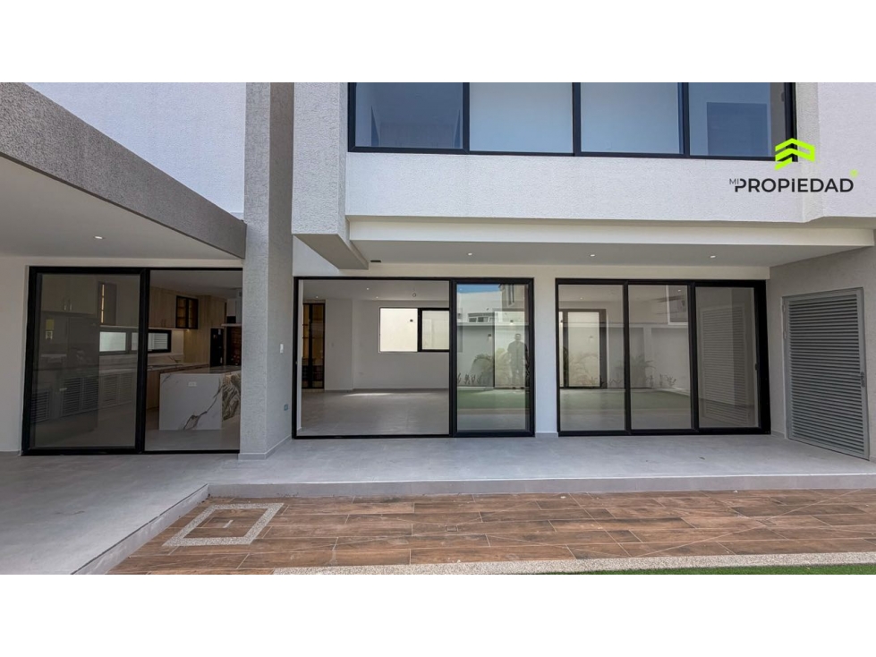 Casa de Lujo en Manta Beach | 4 Hab + Piscina | Ahorro Energético — foto 3