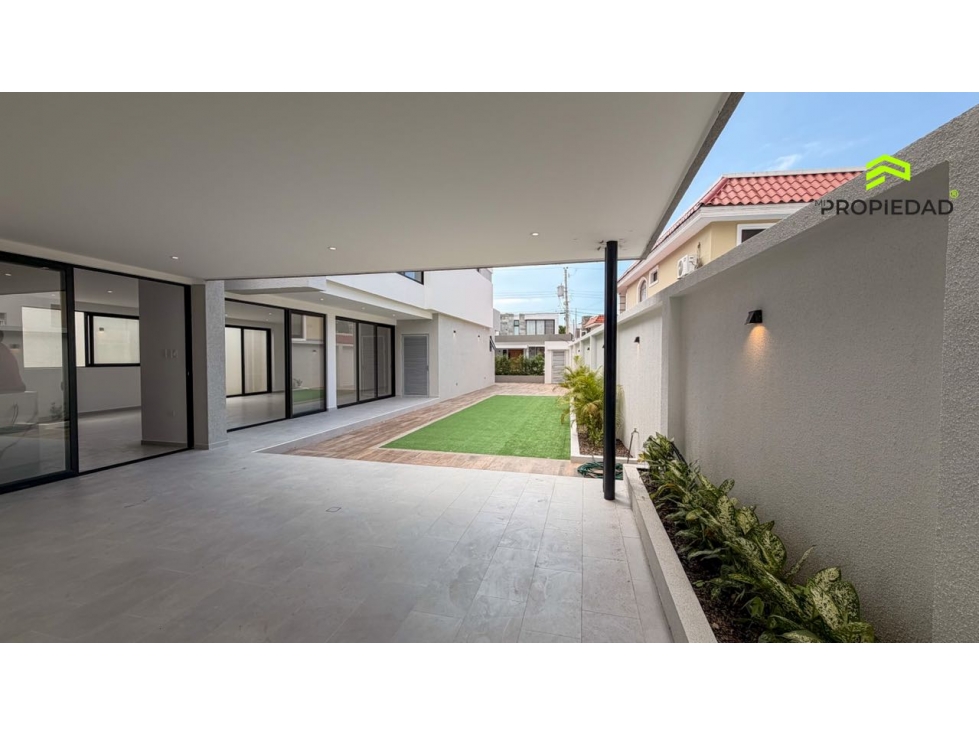 Casa de Lujo en Manta Beach | 4 Hab + Piscina | Ahorro Energético — foto 4