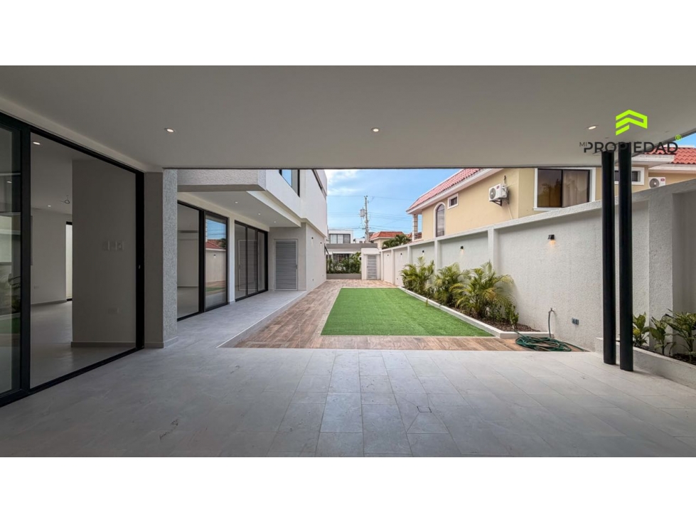 Casa de Lujo en Manta Beach | 4 Hab + Piscina | Ahorro Energético — foto 5