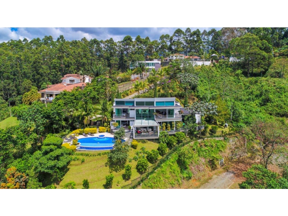 Casa de Lujo en Venta en Las Palmas - El Poblado, Medellín