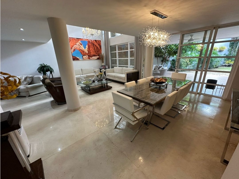 CASA DE LUJO EN SECTOR LA CASTELLANA BARRANQUILLA 4 HABITACIONES
