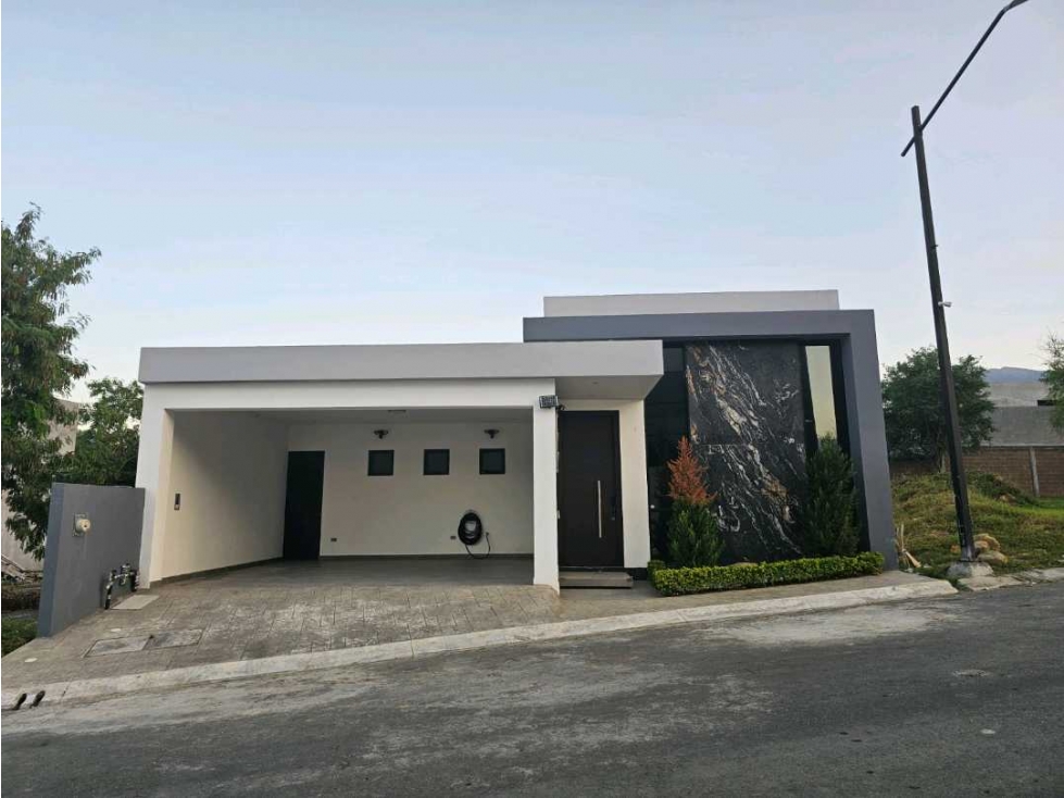 Casa de lujo en un piso, en privada ,santiago