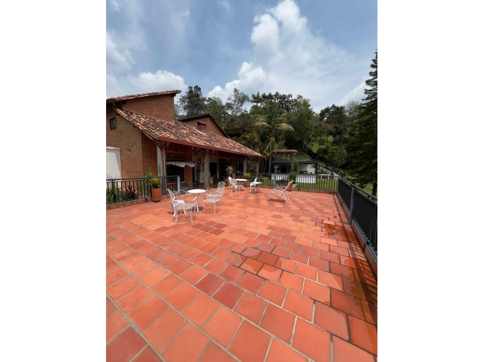 CASA DE LUJO EN VENTA DE GUARNE ANTIOQUIA.. SECTOR AEROPUERTO JMC — foto 3