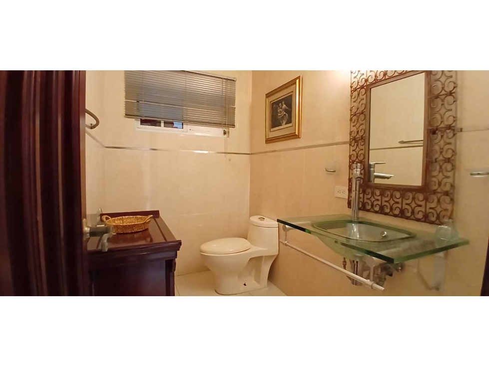 CASA DE LUJO EN VENTA EN LOS ANGELES EN BETANIA, CON PISCINA, JACUZZI — foto 4