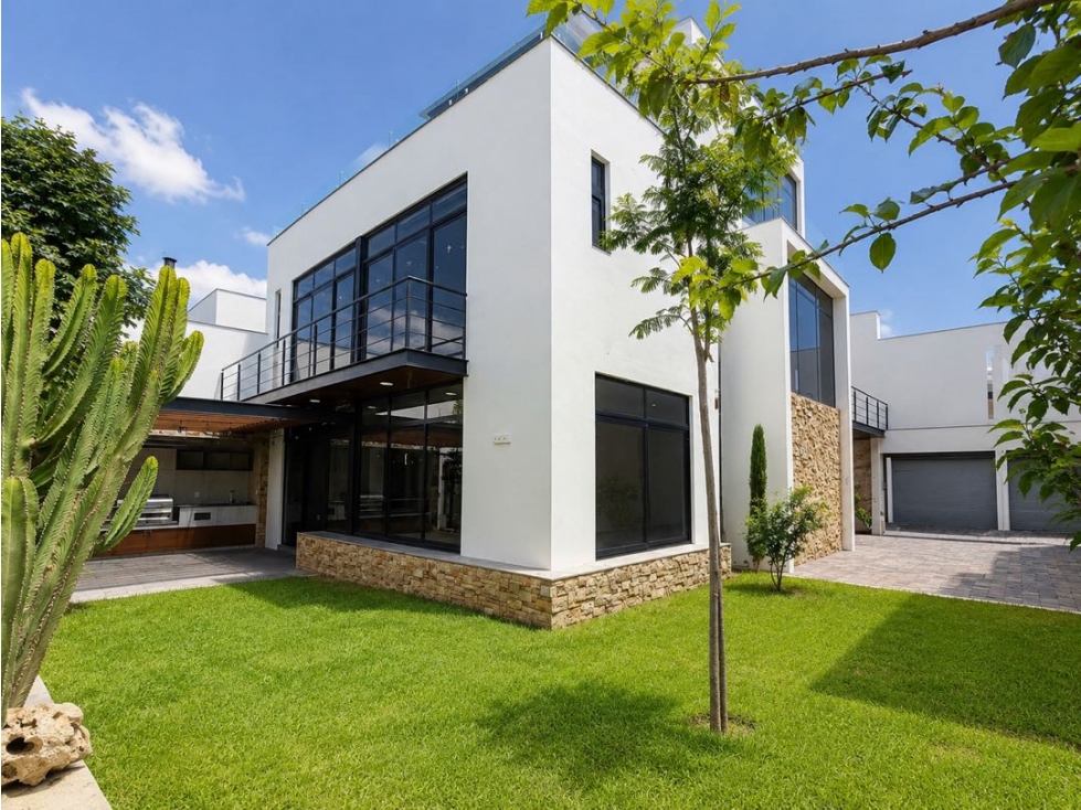 Casa de Lujo en Venta en Metepec | 400 m² y Roof Garden