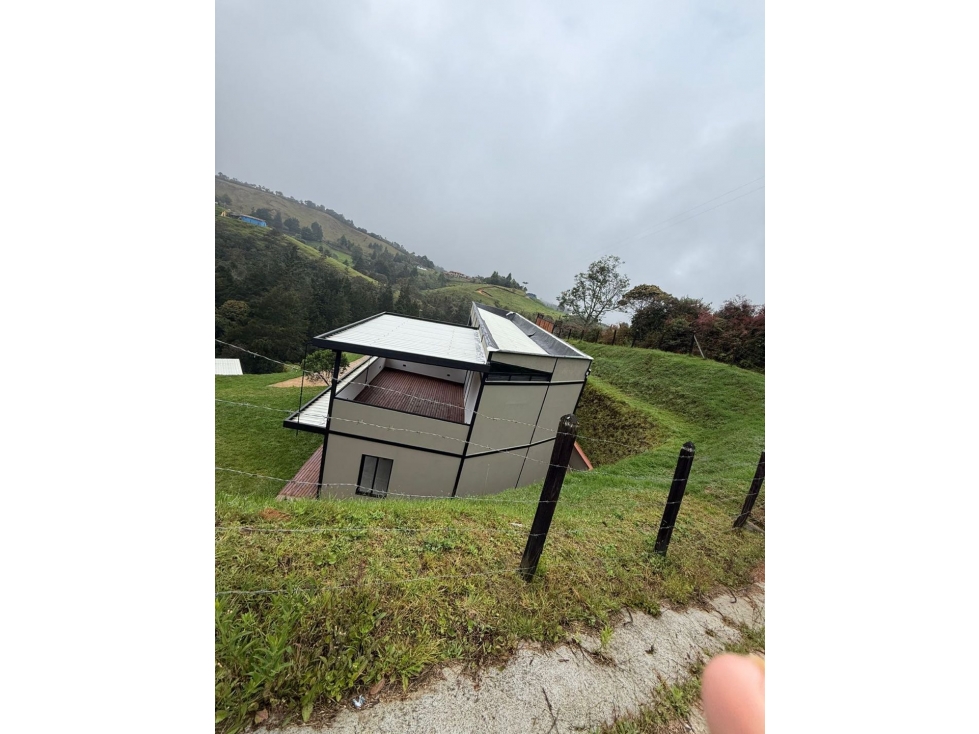Casa de lujo para estrenar en Guarne Antioquía