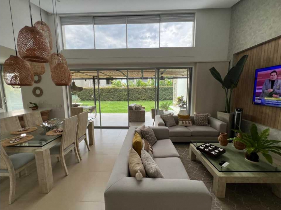CASA DE LUJO POR EL CLUB CAMPESTRE — foto 6