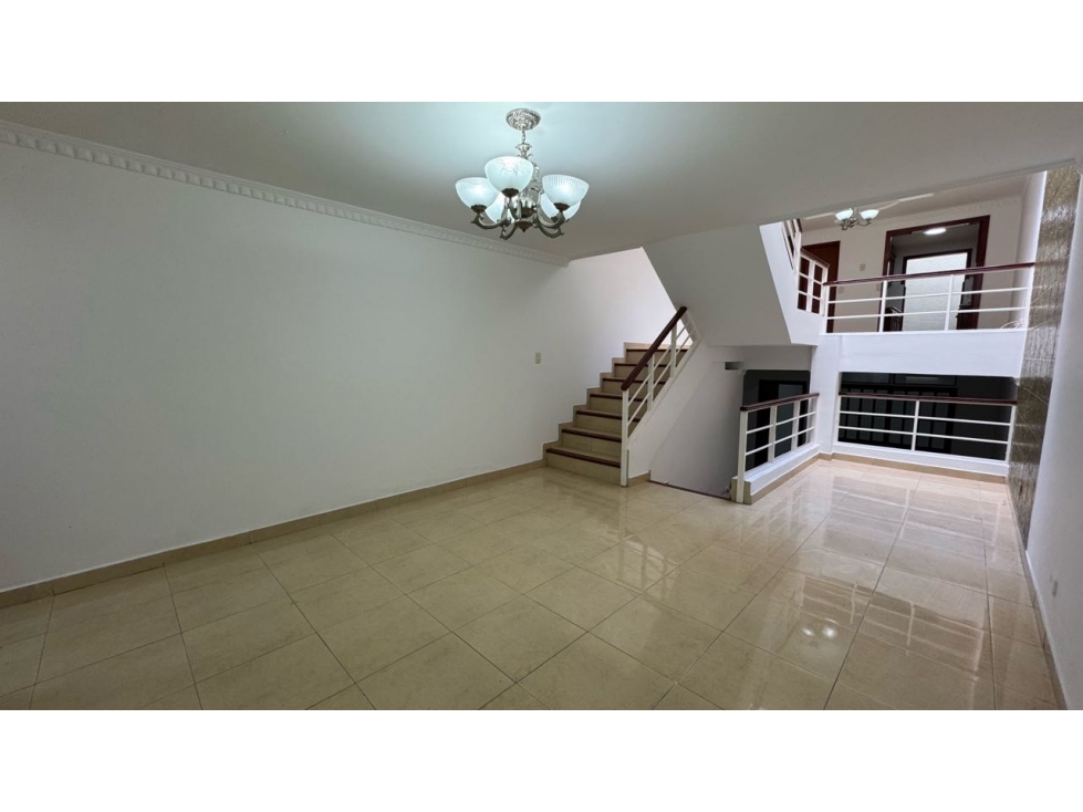 Casa de niveles en venta - Barrio Las Flores Palmira Valle Colombia — foto 4