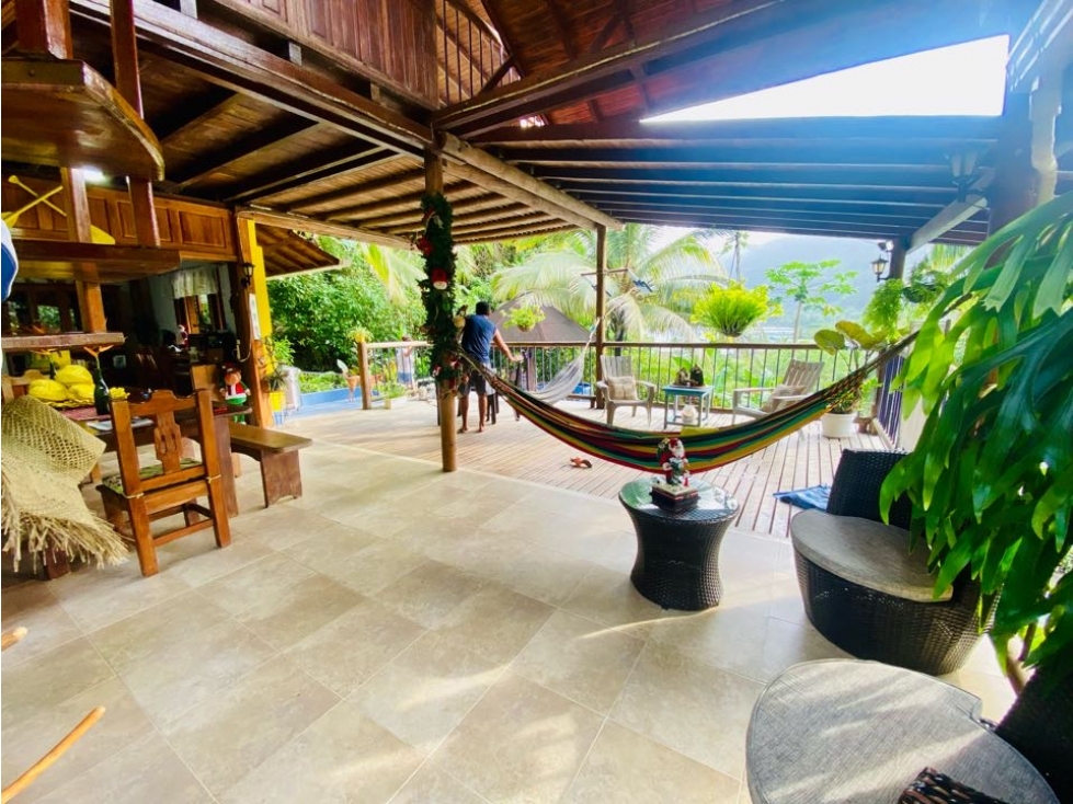 Casa de Playa con Piscina y Vista al Mar Rodeada de verde y Naturaleza - 3