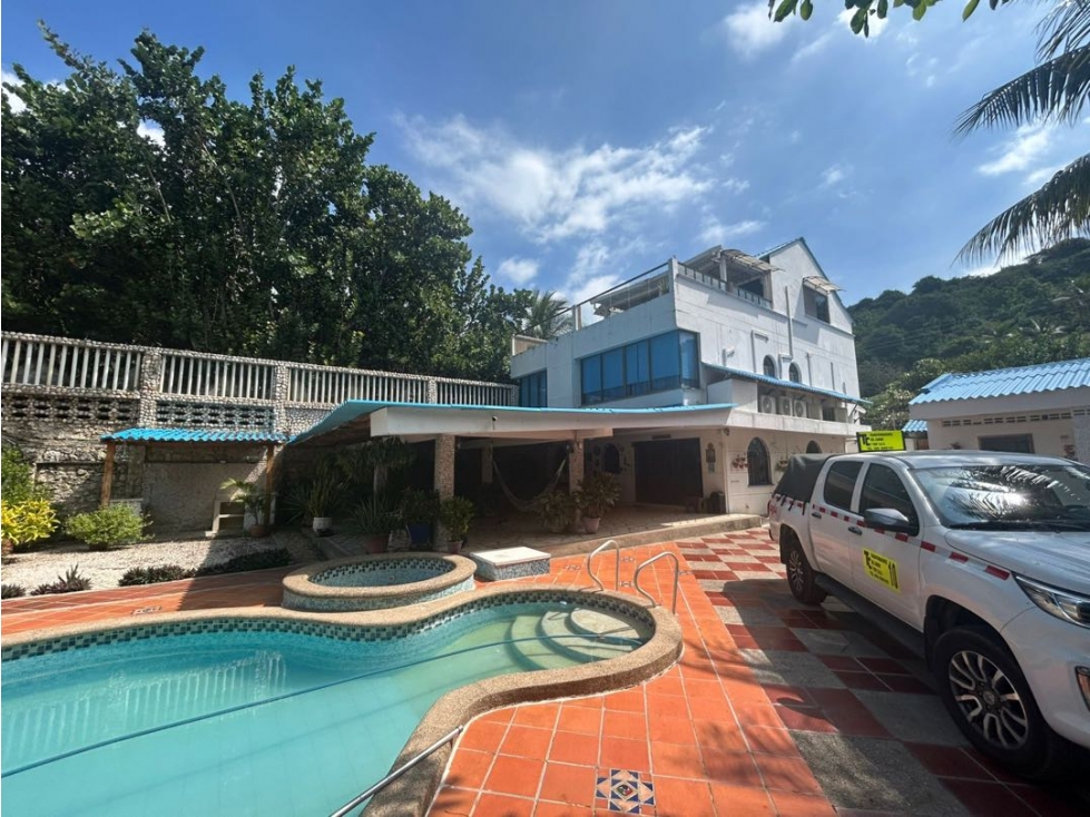 CASA DE PLAYA EN VENTA CON ASCENSOR EN SABANILLA [Atlantico] - 2