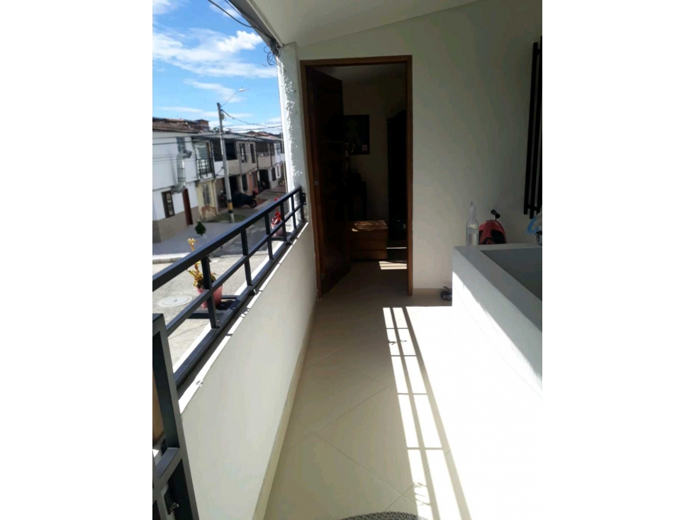 Casa de segundo piso en venta - Leomazaro, la Ceja Antioquia