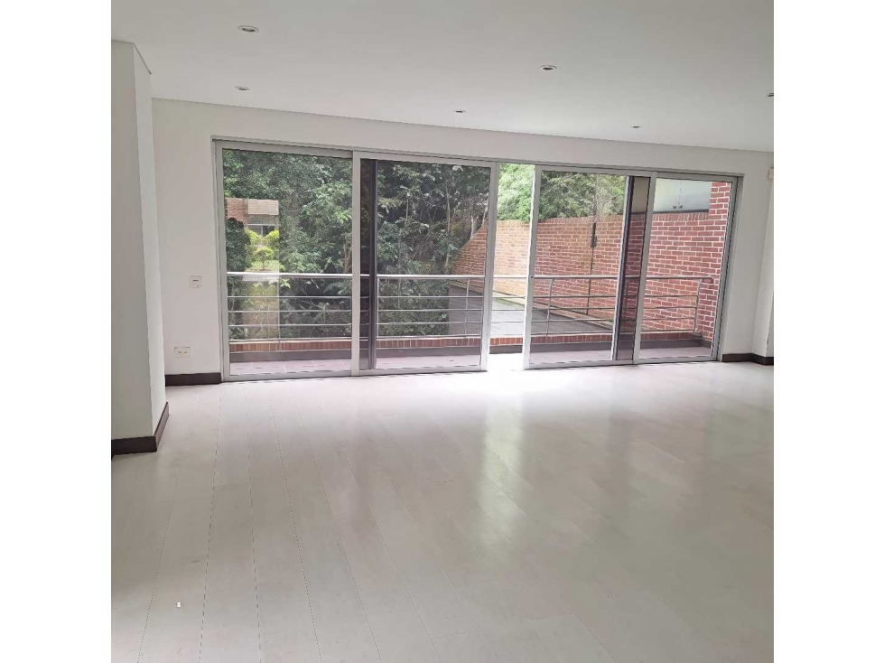 Casa de tres habitaciones con excelente zona verde — foto 4