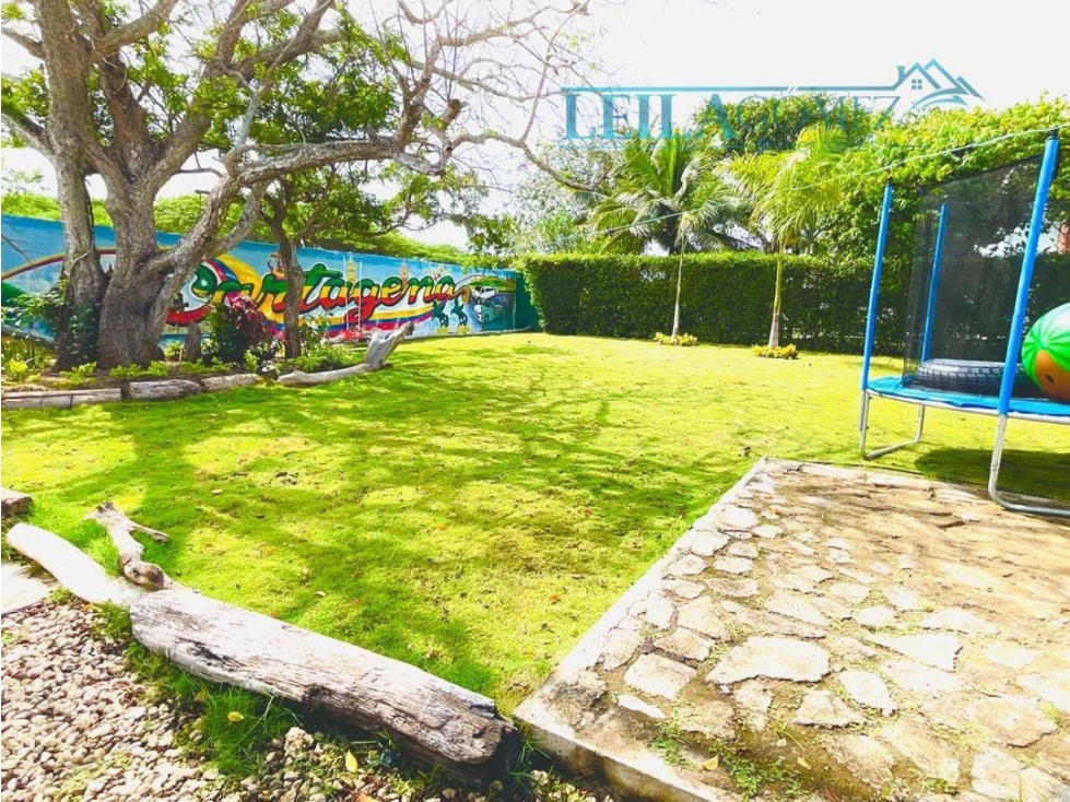 Casa de Tres Niveles En Venta, Salida directa a la playa Zona Norte — foto 3