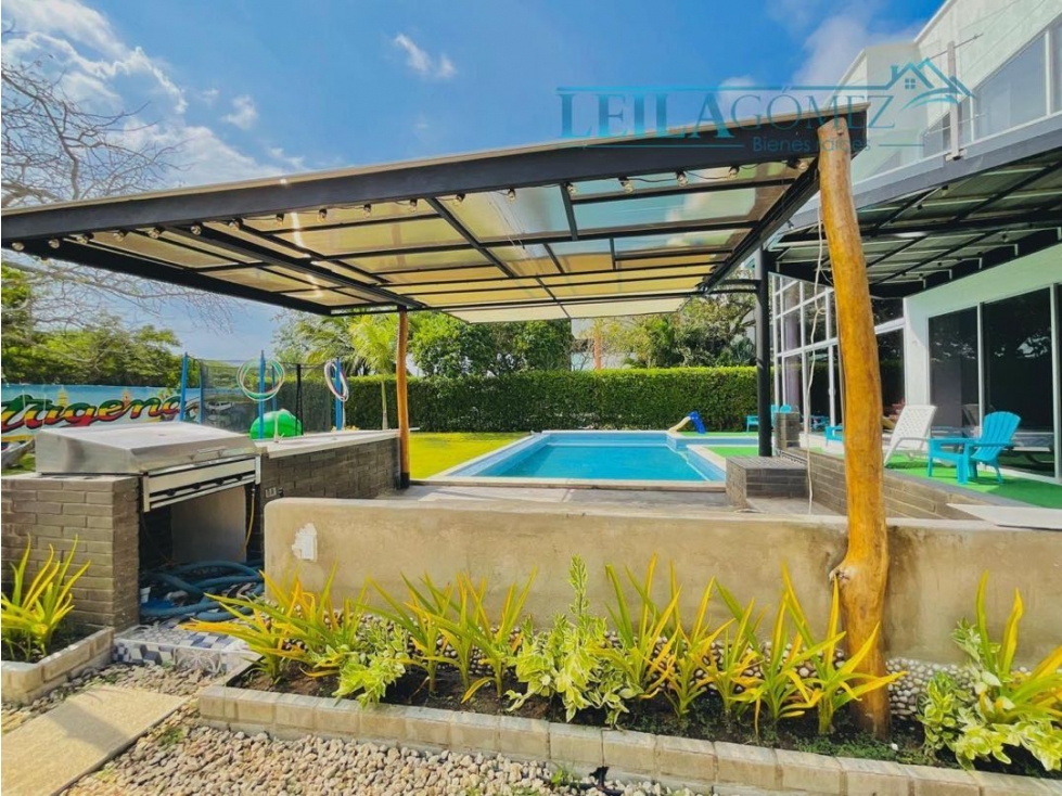 Casa de Tres Niveles En Venta, Salida directa a la playa Zona Norte — foto 4