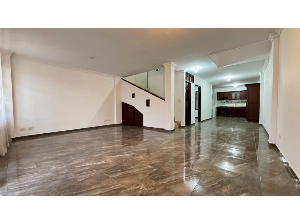 Casa de tres pisos con terraza en venta Barrio Santa Ana Palmira Valle - 1