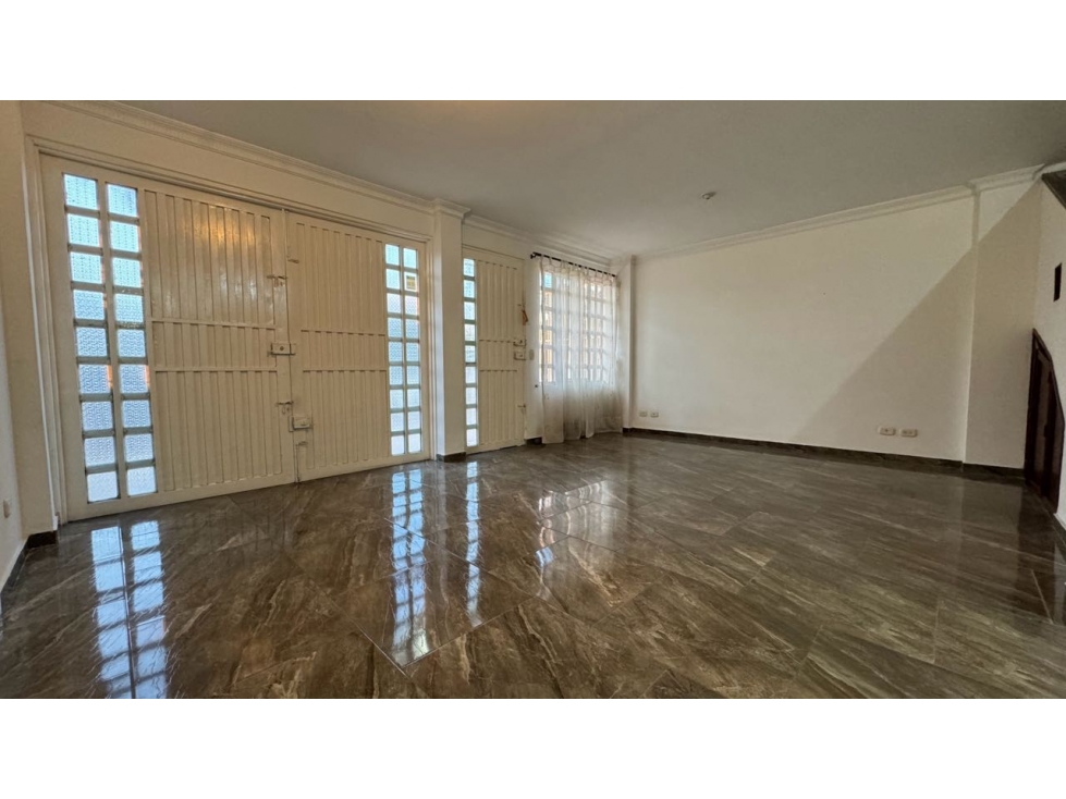 Casa de tres pisos con terraza en venta Barrio Santa Ana Palmira Valle - 4