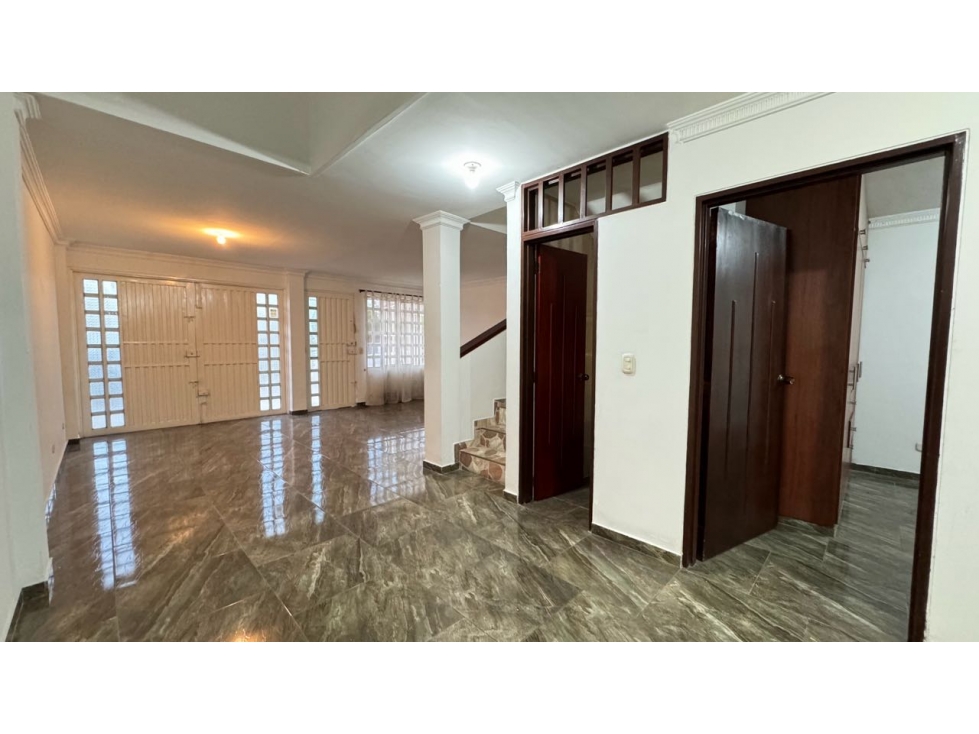 Casa de tres pisos con terraza en venta Barrio Santa Ana Palmira Valle - 3