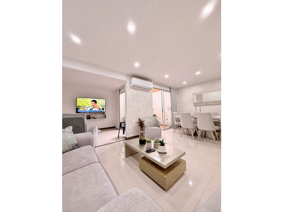 Casa de tres pisos con terraza en venta - Barrio Las Mercedes Palmira — foto 2
