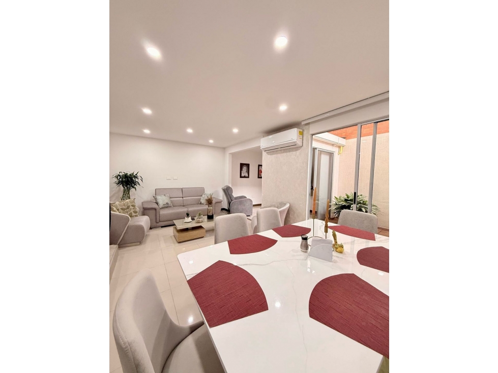 Casa de tres pisos con terraza en venta - Barrio Las Mercedes Palmira — foto 3