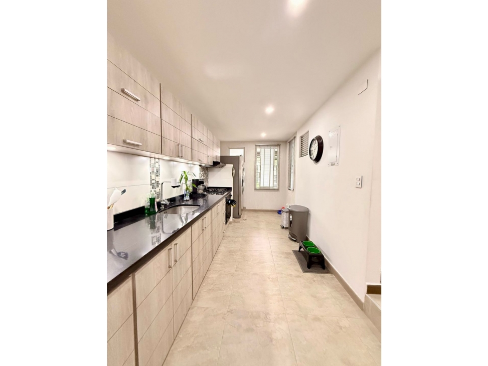 Casa de tres pisos con terraza en venta - Barrio Las Mercedes Palmira — foto 5