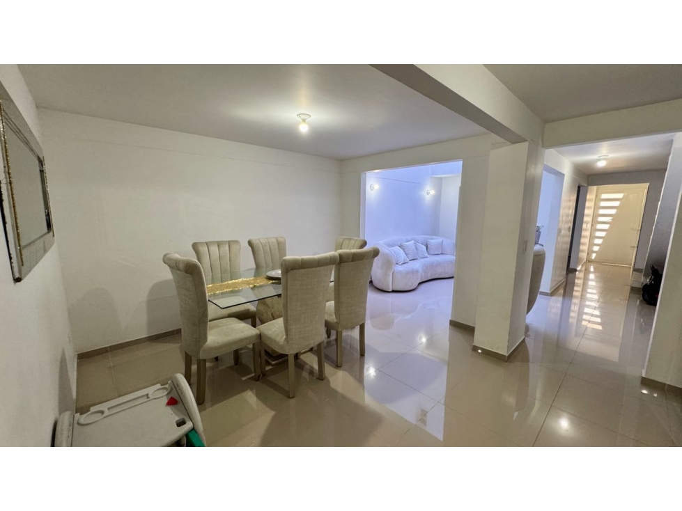 Casa de tres pisos con terraza en venta permuta - Las Mercedes Palmira