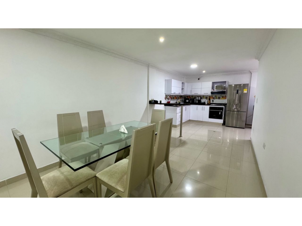 Casa de tres pisos con terraza en venta Barrio Altamira Palmira Valle — foto 3