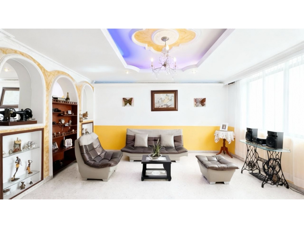 Casa de tres pisos con terraza en venta - Barrio Nuevo, Palmira, Valle