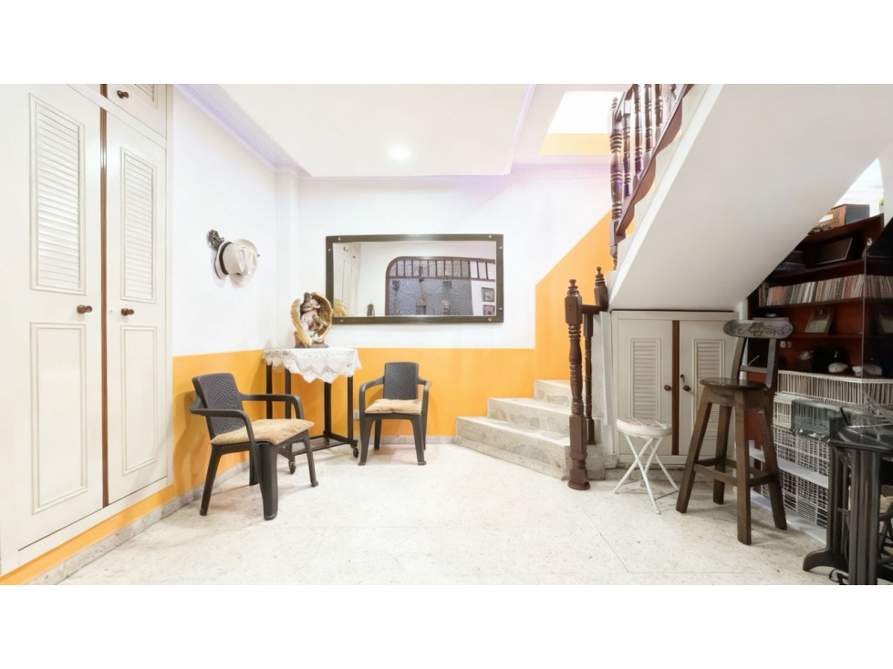 Casa de tres pisos con terraza en venta - Barrio Nuevo, Palmira, Valle — foto 3