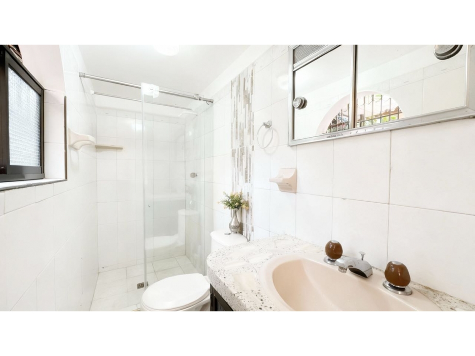 Casa de tres pisos con terraza en venta - Barrio Nuevo, Palmira, Valle — foto 5