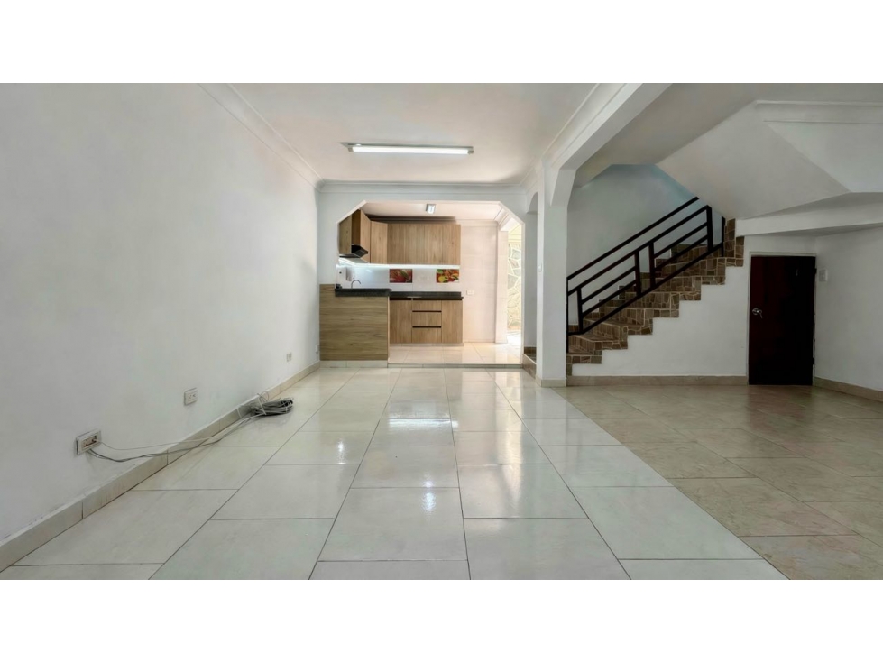 Casa de tres pisos con terraza en venta | Luis Carlos Galán - Palmira — foto 2