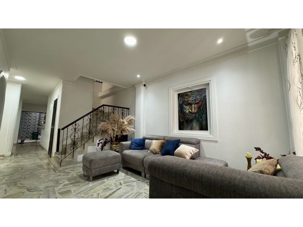 Casa de tres pisos en venta Barrio Las Américas Palmira Valle Colombia