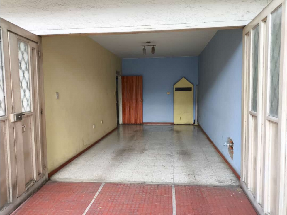 Casa de tres pisos en venta Barrio Las Delicias Cali Valle Colombia — foto 3