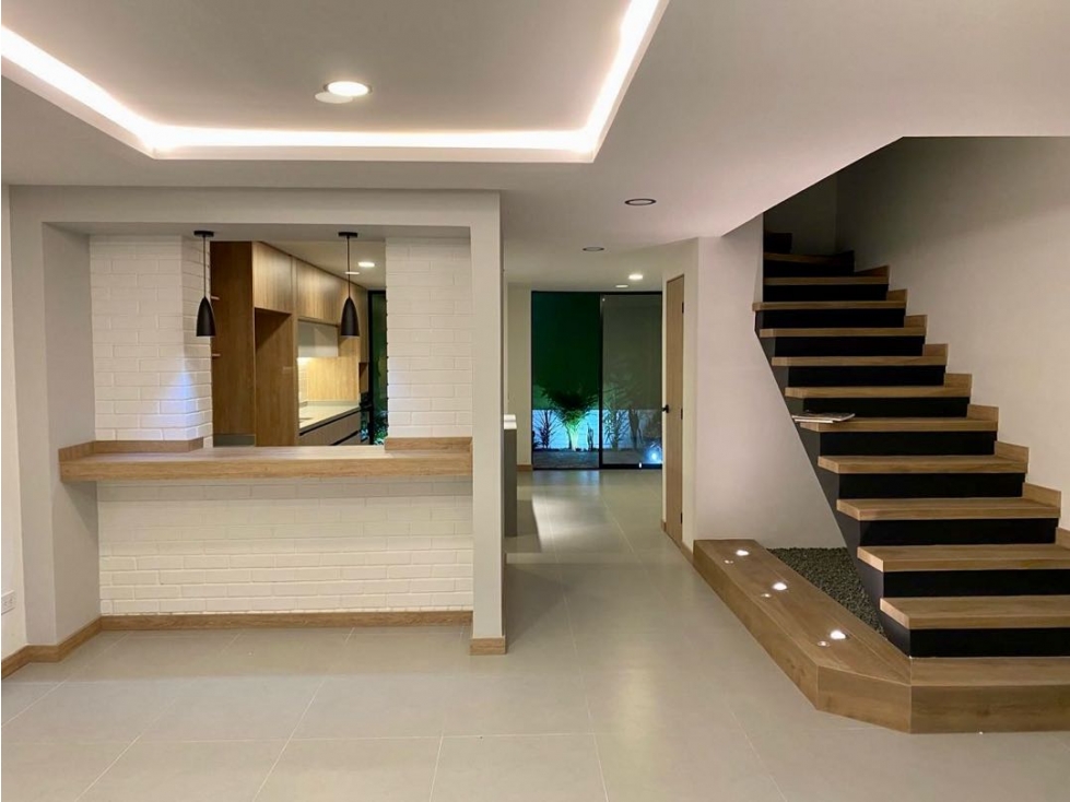 Casa nueva de tres pisos en venta Barrio Las Mercedes Palmira Valle