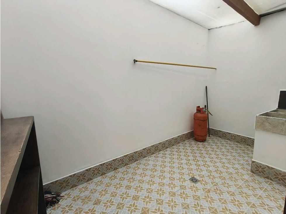 CASA DE TRES PISOS EN VENTA EN LA FLORESTA LA CEJA — foto 5