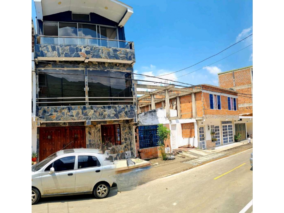 Casa Bifamiliar en barrio Finlandia en zona residencial de Yumbo - 3