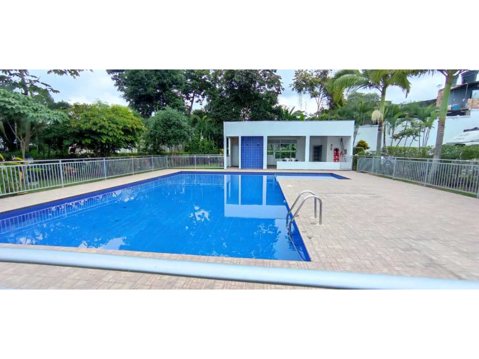 Casa De Un Piso En Conjunto Cerrado En La Mesa Cundi