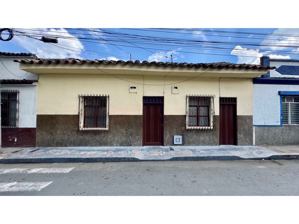Casa de un piso con apartaestudio en venta Barrio Nuevo Palmira Valle