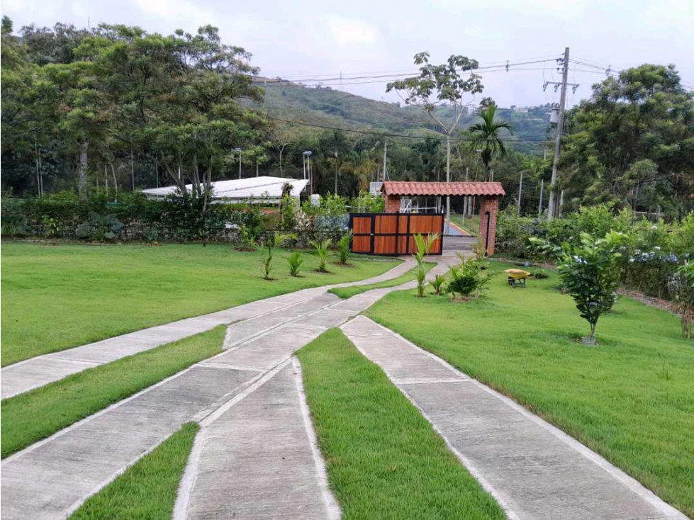 Casa de un piso y amplio lote en Condominio Reserva de Rio Claro