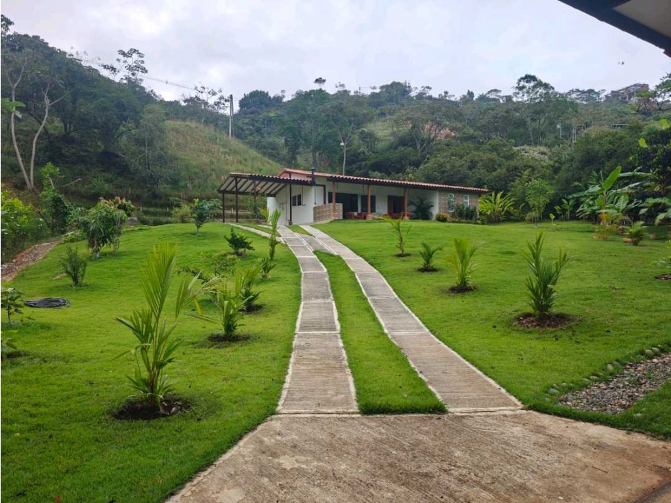Casa de un piso y amplio lote en Condominio Reserva de Rio Claro — foto 2
