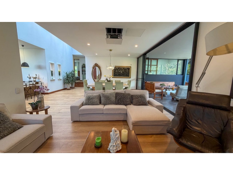EN VENTA CASA DE UN SOLO NIVEL EN EL ALTO DE LAS PALMAS/ ENVIGADO
