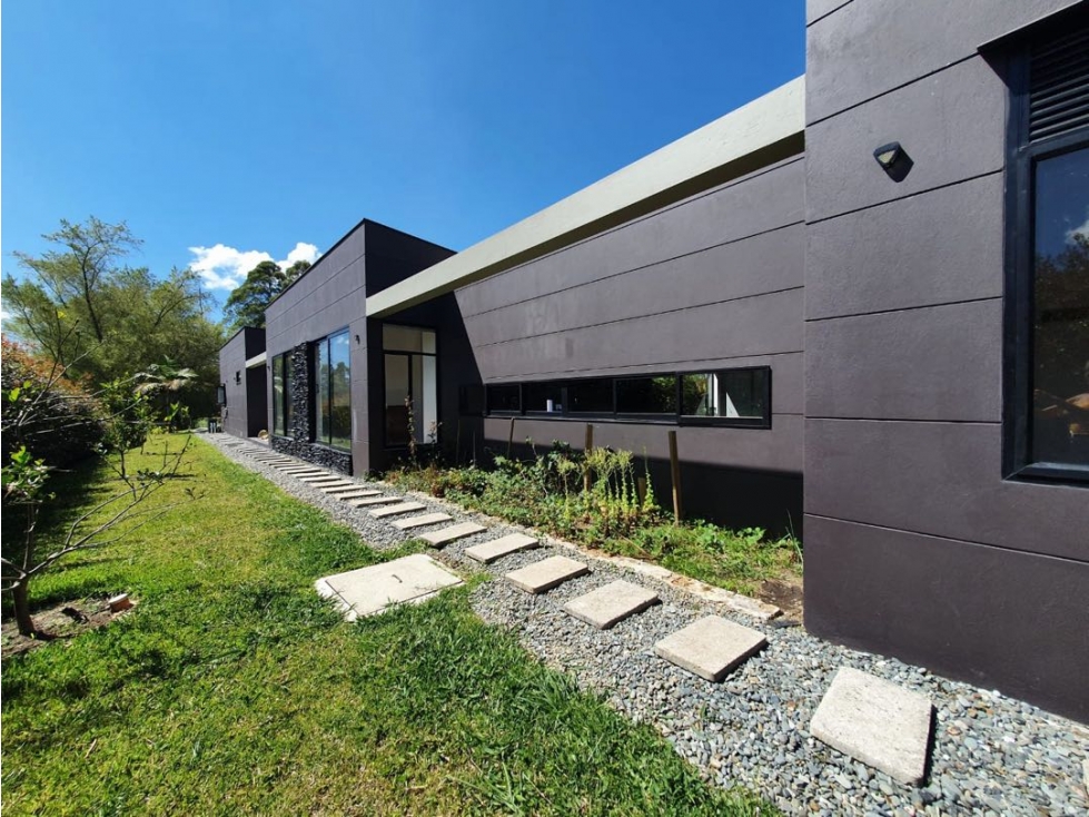 VENTA DE CASA DE UN SOLO NIVEL EN LA MILLA DE ORO DE LLANOGRANDE — foto 2