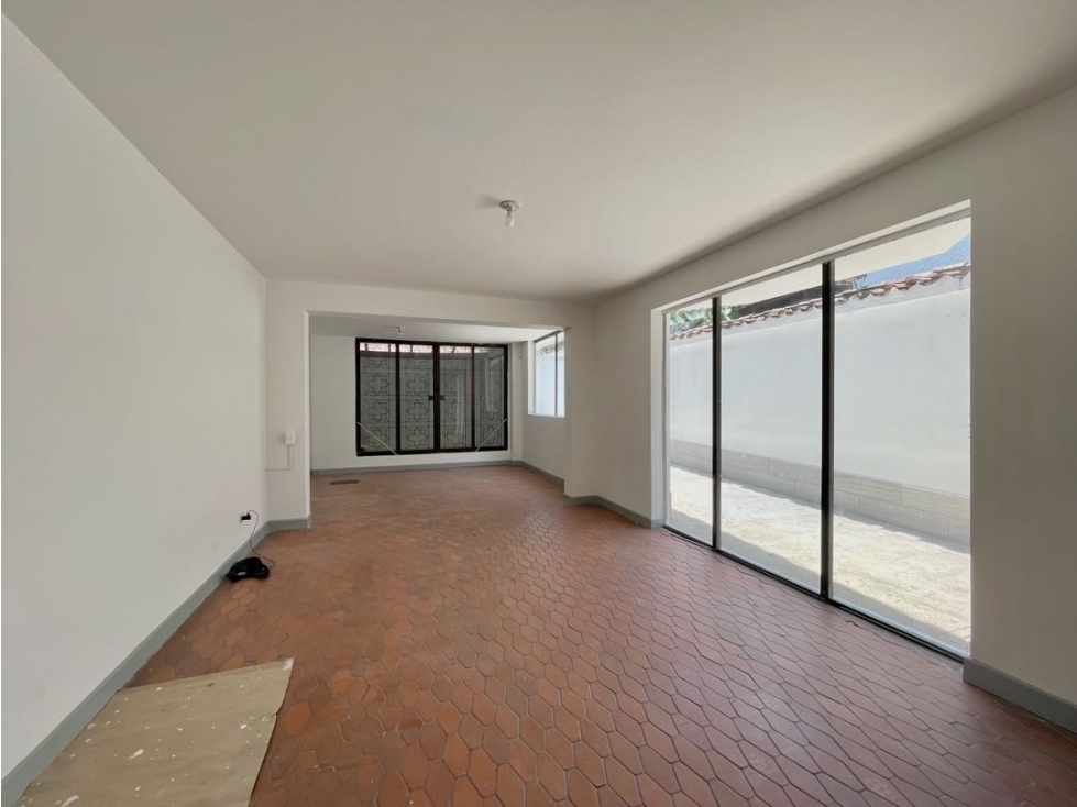 CASA DE USO COMERCIAL EN LA AGUACATALA / MEDELLÍN, ANTIOQUÍA — foto 2