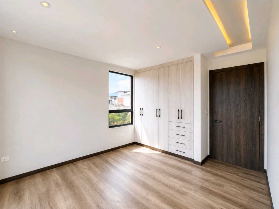 Rento Casa de lujo en Puembo con jardín y seguridad privada 24/7 - 6