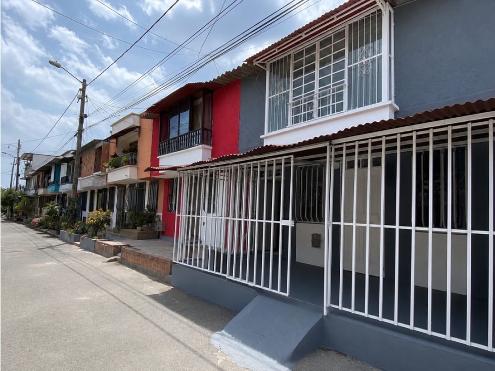 CASA EN VENTA DOBLE RENTA JARDÍN DE LA FACHADA