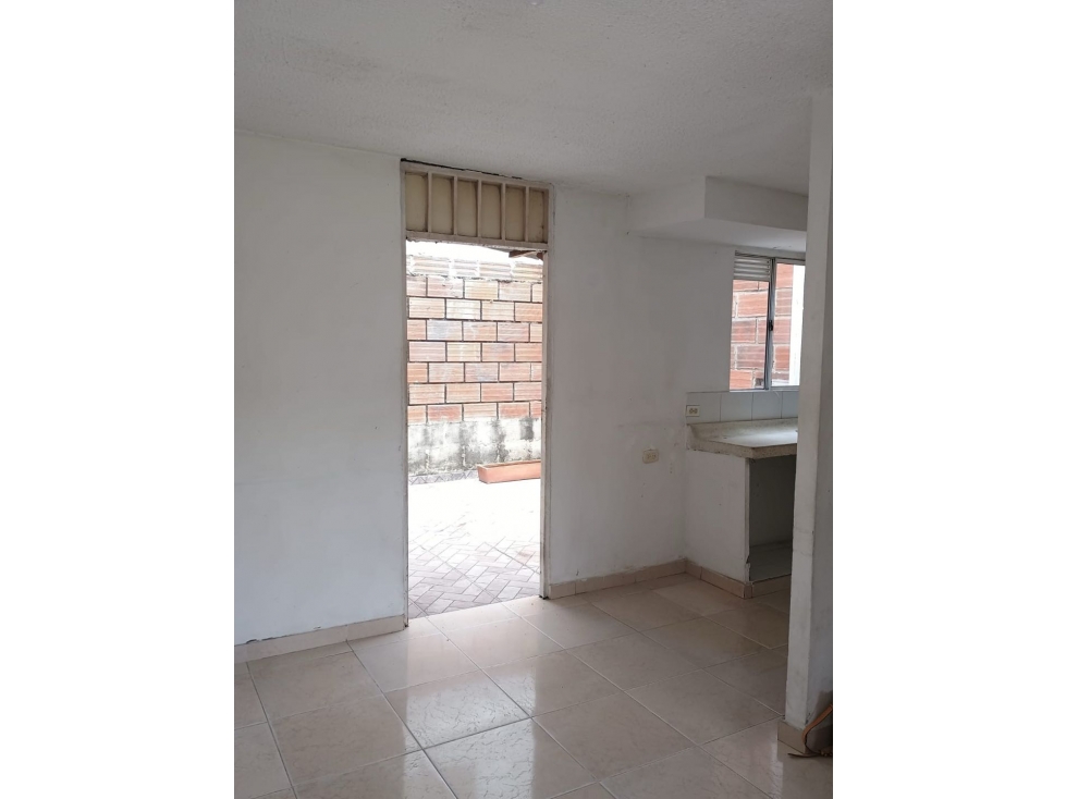 CASA DOS PLANTAS EN ALTOS DE LOS ROBLES EN VENTA - 5