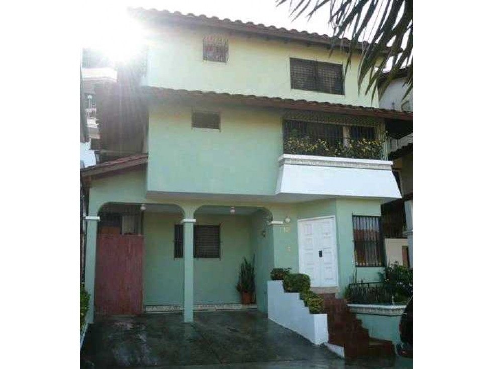 CASA EN HATO PINTADO CON TERRAZA 4REC 5B CBE 322M2