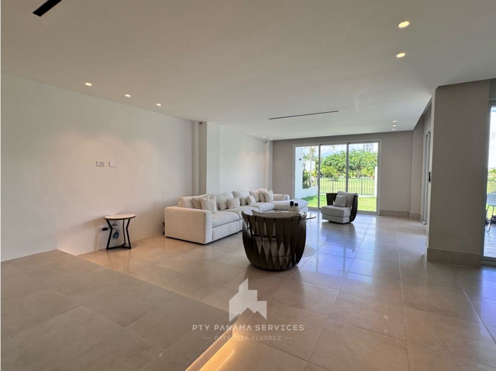 CASA REMODELADA EN VENTA | SANTA MARIA GOLF - 1