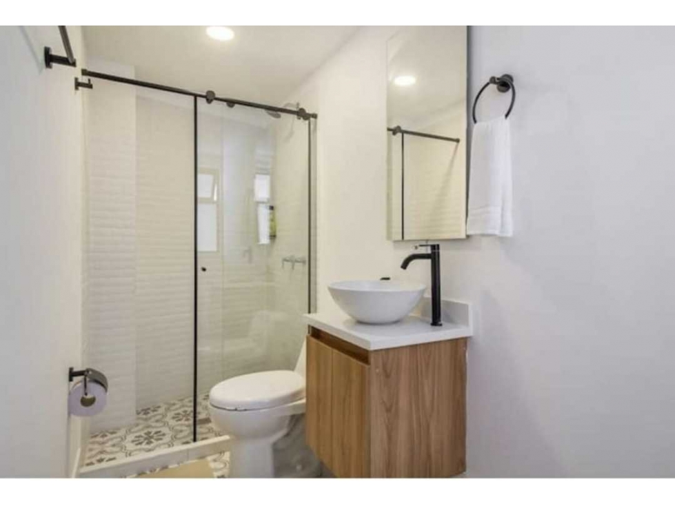 CASA EDIFICIO/ HOTELERO EN VENTA LAURELES, MEDELLÍN — foto 5